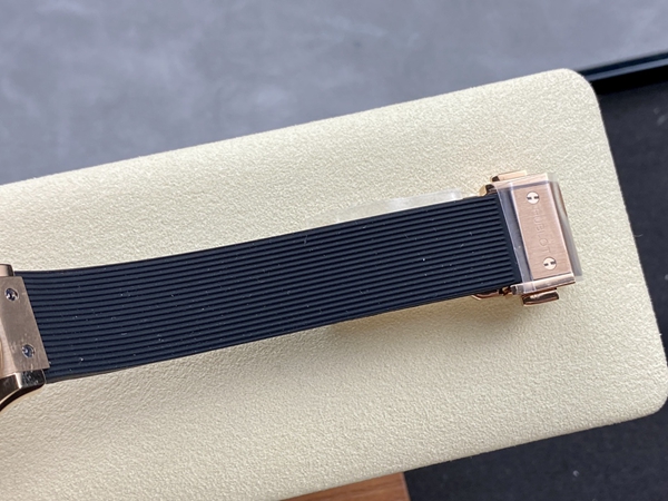 ウブロコピー時計角部分ディテール